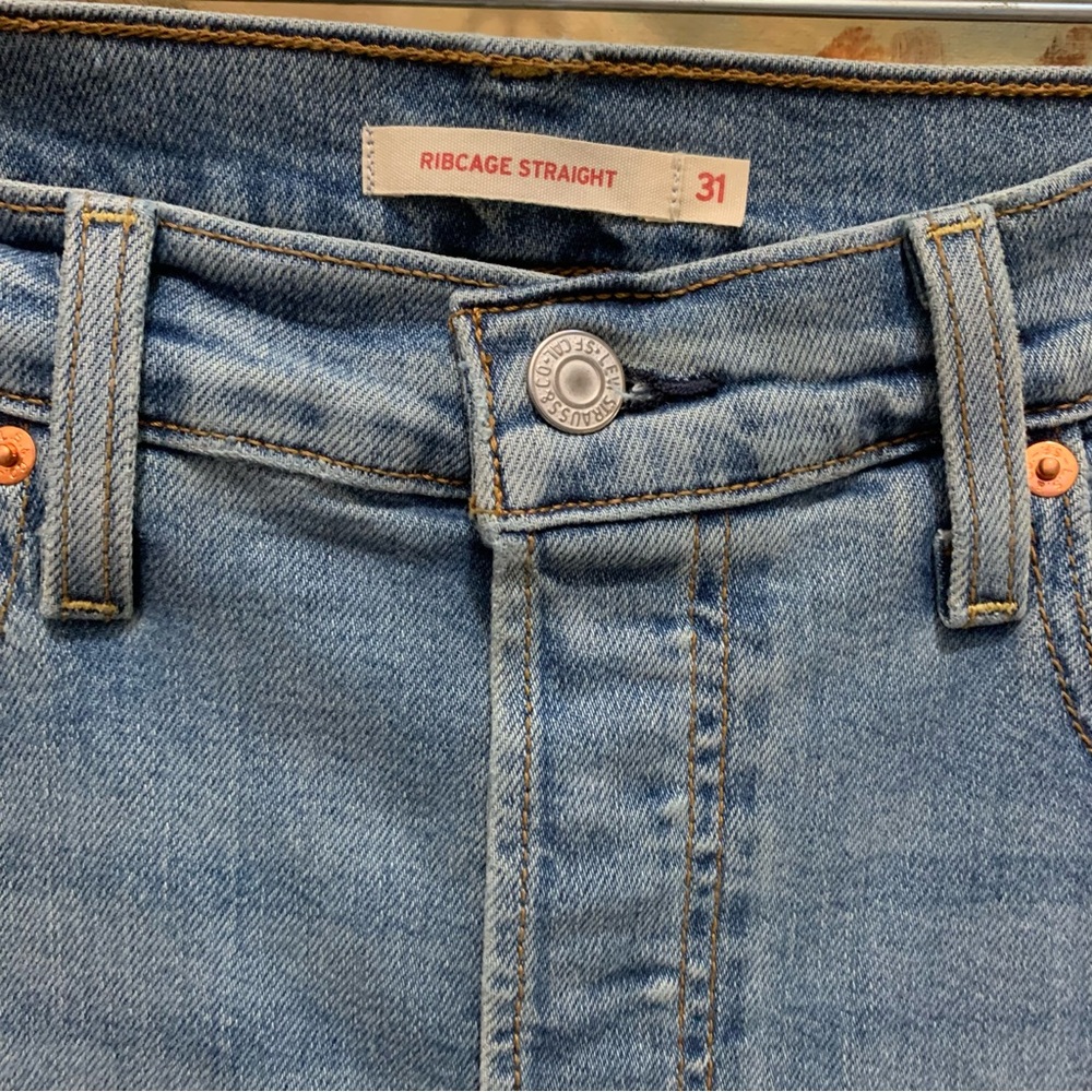 Levi’s Ribcage Straight jeans size 31